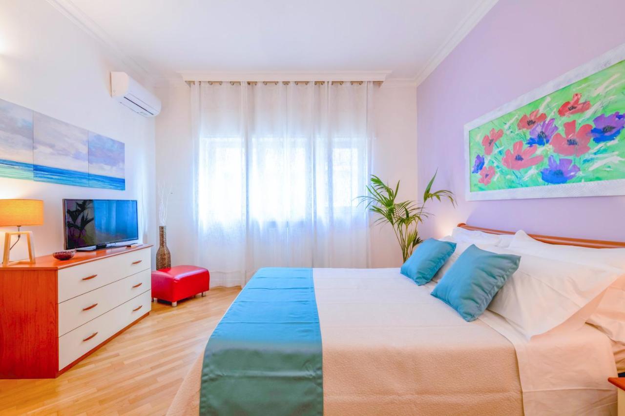 Modern Apartment To Relax In The City Center Барі Екстер'єр фото